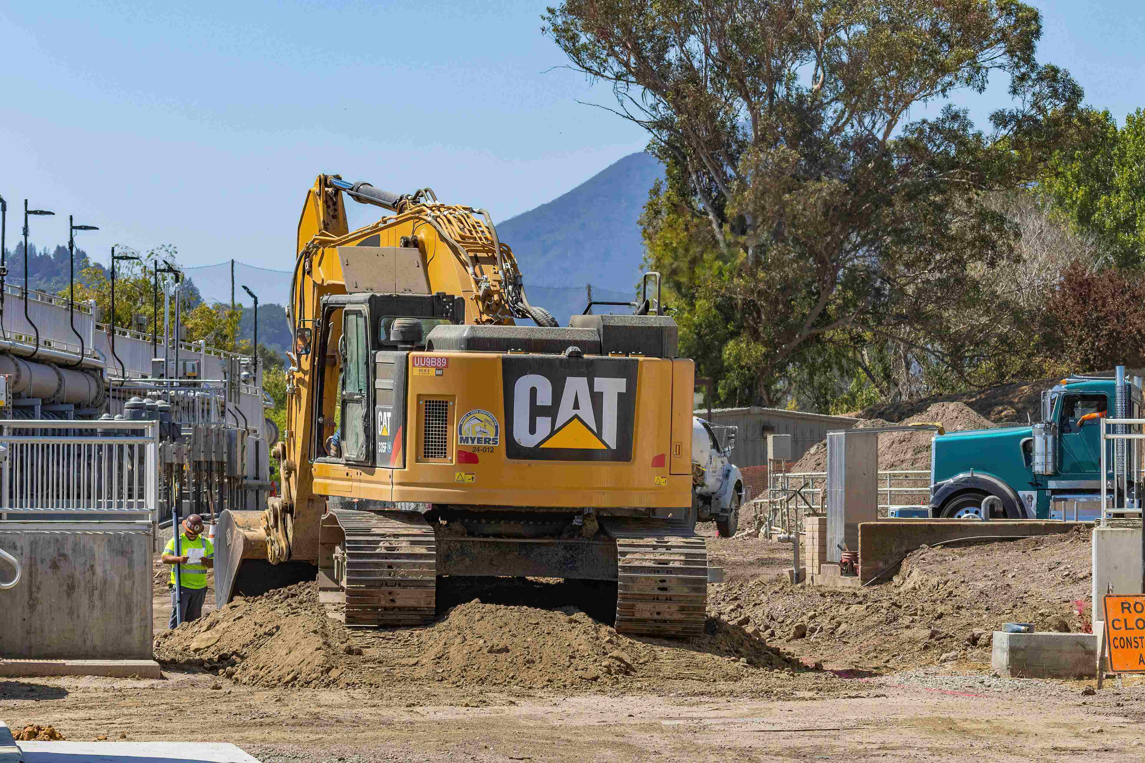 CAT 390F Excavator